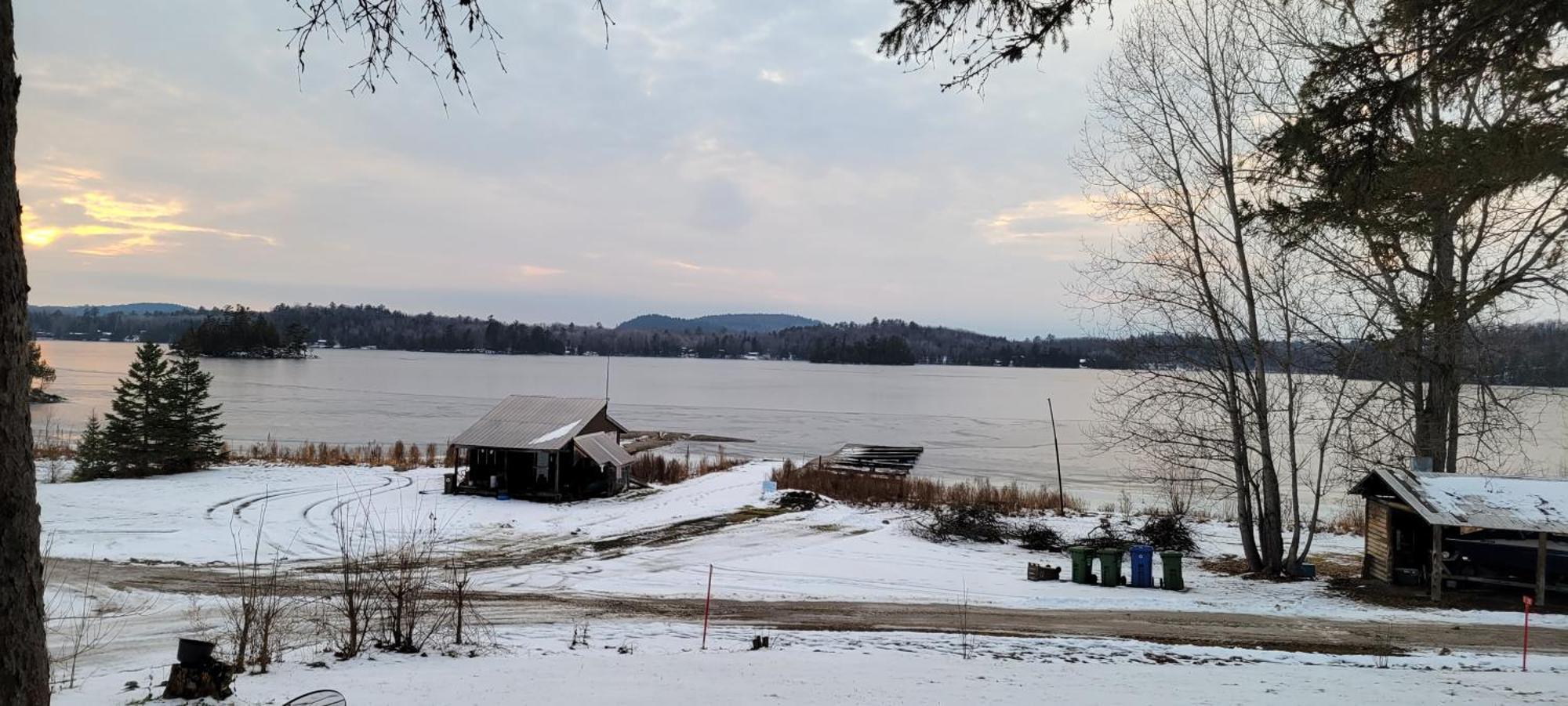 Chalet With Great Lake View Gracefield Eksteriør billede